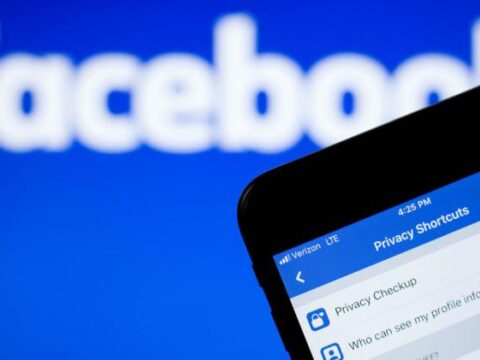 Facebook desarrolla