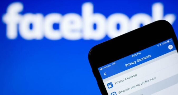 Facebook desarrolla