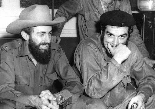 Durante este mes de octubre en todo el país se rinde homenaje a dos figuras emblemáticas de la Revolución Cubana Ernesto Che Guevara y Camilo Cienfuegos.