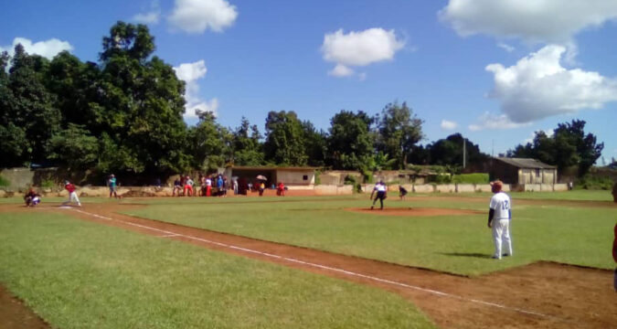Finaliza primera edición del Torneo de béisbol Emilio Villavicencio en memoria en el poblado Reynold García de Calimete