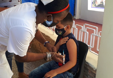 Inicia en Matanzas vacunación a niños con segunda dosis de Soberana 02