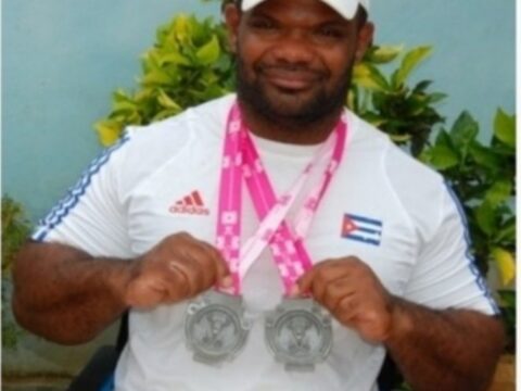 Oniger Jesús Drake Vega “El rey de los 88 kilogramos”.
