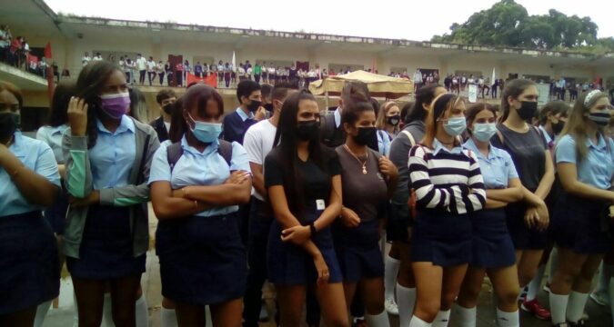 Celebran el Día del Estudiante en centro docentes de Colón