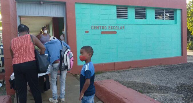 Continúa preparación del reinicio del curso escolar en Colón