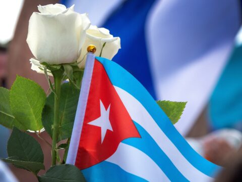 Amar a Cuba es defenderla