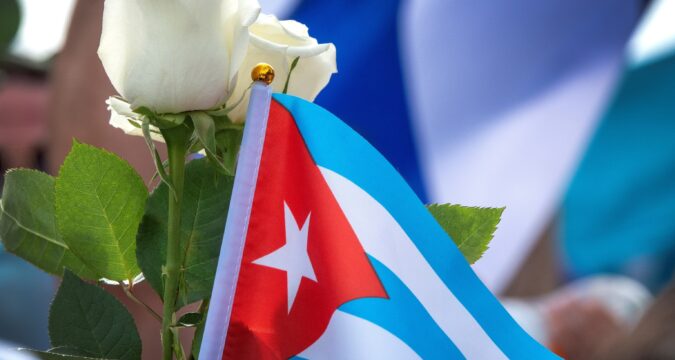 Amar a Cuba es defenderla