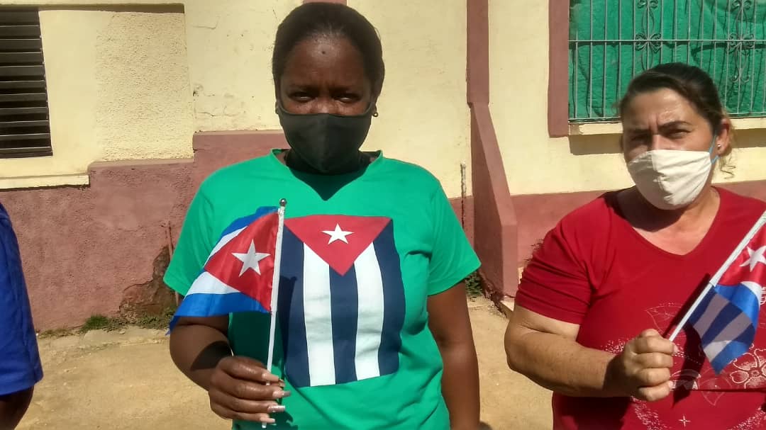 Las federadas periqueñas presentes durante el paso de la Caravana por Perico