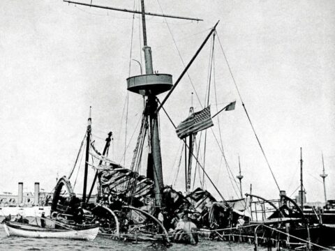 Explosión del Maine
