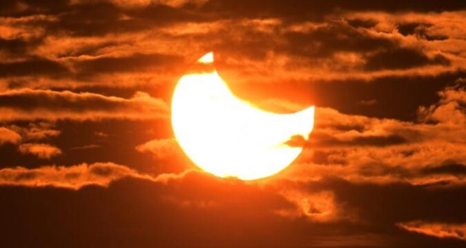 Eclipse solar