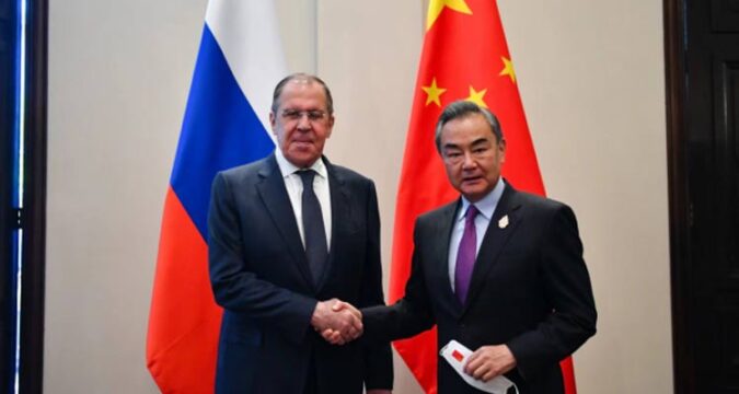 Serguei Lavrov y Wang-Yi