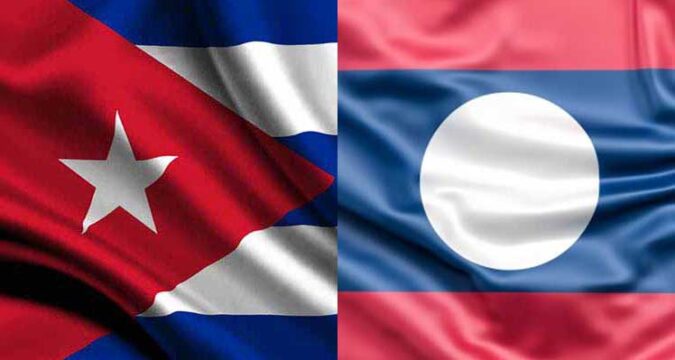 Cuba-Laos-banderas