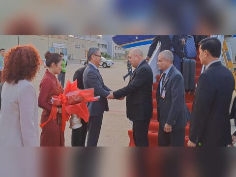 morales-en-Laos