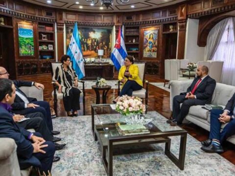 xiomara-castro-y-ena-elsa-velazquez1