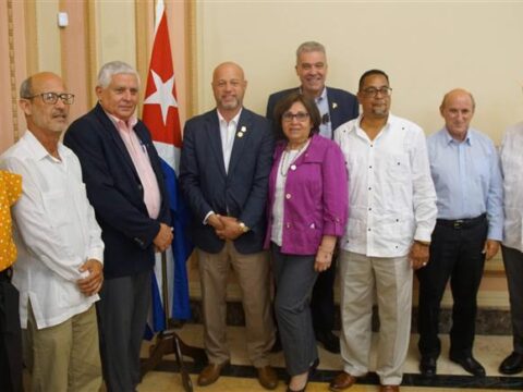 legisladores-Conectitiud-Small