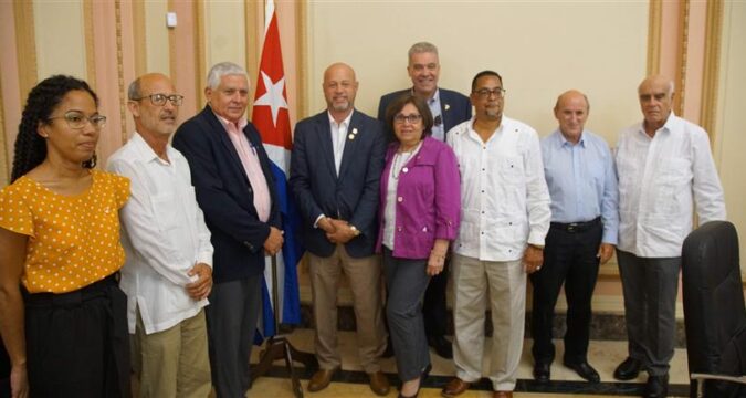 legisladores-Conectitiud-Small