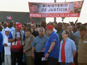 Presiden Raúl Castro y Díaz-Canel concentración por 1 de mayo en Cuba