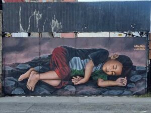 Muralista chileno rinde homenaje a niños en Gaza