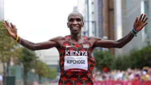 Keniano Kipchoge por el tricampeonato olímpico en maratón