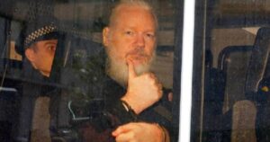 Abogados de Assange presentarán nuevo recurso contra extradición