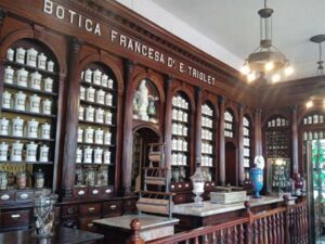 Arriba Museo Farmacéutico en provincia de Cuba a 60 años de historia
