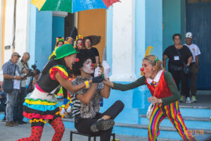 D’ Morón Teatro Iluminó el Callejero en la Plaza de La Vigía (+fotos)