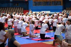 Cuba festeja Día Internacional del Yoga de la mano de India (+Fotos)