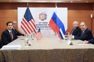 Cancilleres de Rusia y EEUU dialogan en Malasia