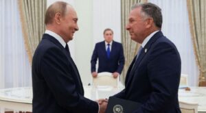 Putin recibe en el Kremlin al enviado especial de EEUU