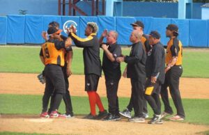Leopardos vencen a Leñadores y se mantienen con vida en la Serie Nacional de Béisbol