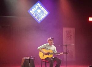 Viaje por la música cubana ofreció Adrián Berazaín en Chile