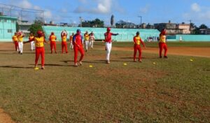 Equipo juvenil de béisbol en Matanzas entrena para próximo torneo nacional