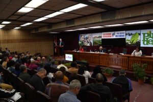 Díaz-Canel califica de fructíferos plenos partidistas en Cuba