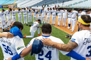 Leones en vilo: Nicaragua espera su milagro en Caracas
