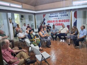 Destacan en Panamá respaldo de residentes cubanos a su Patria