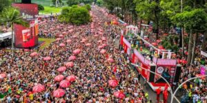 Desfiles y ensayos anticipan la gran fiesta del carnaval en Brasil