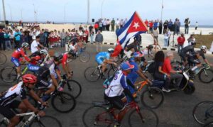 Asiste presidente de Cuba a Parada Juvenil Antiimperialista