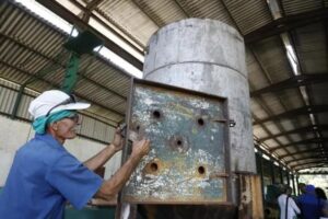 Negados a apagar el torno