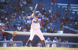 Industriales noquea a Holguín y se afianza en la cima de la Liga Élite