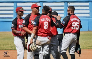 Pugna cerrada por el liderato en la Liga Élite del Béisbol Cubano