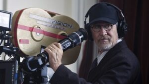 Steven Spielberg habla sobre la IA: “No se puede utilizar para nada creativo y no estoy dispuesto a dejarme sustituir”