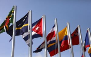 La bandera cubana ondea en el cielo centroamericano