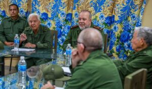 Visitó Primer Ministro zona de defensa San Agustín