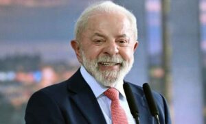 Lula lidera nuevo sondeo rumbo a elecciones brasileñas