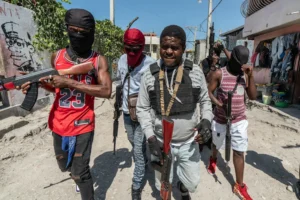 Jefe de banda en Haití amenaza con matar a 60 rehenes en Kenscoff