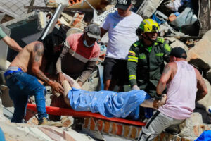 Más de 180 fallecidos y mil 300 lesionados en Colombia tras sismo