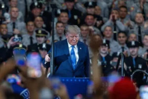 El presidente de EEUU, Donald Trump, pierde confianza entre sus votantes