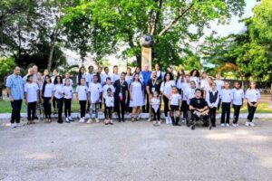 Presidente de Cuba recorre centros recreativos y económicos