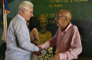 Asiste Díaz-Canel a acto central por el aniversario 40 de la AHS