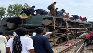 Accidente ferroviario deja al menos cuatro muertos y más de 50 heridos en Multan, Pakistán